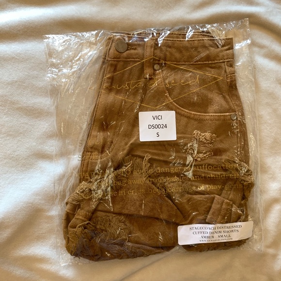 NEVER WORN Stagecoach High Waisted Shorts - Picture 5 of 5